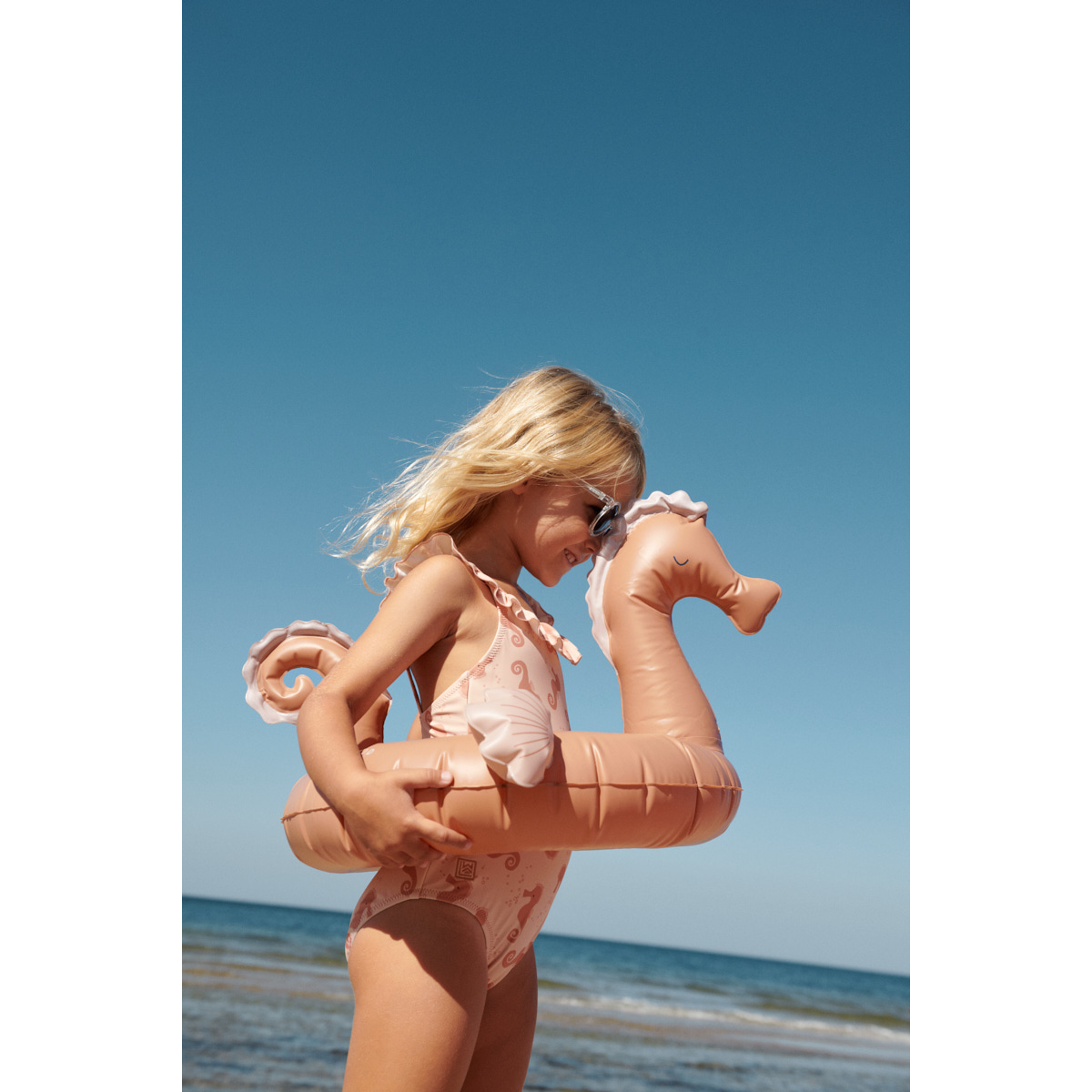 Liewood Kallie Badeanzug mit Print und Rüschen - Seahorse / Apple blossom - Badeanzug