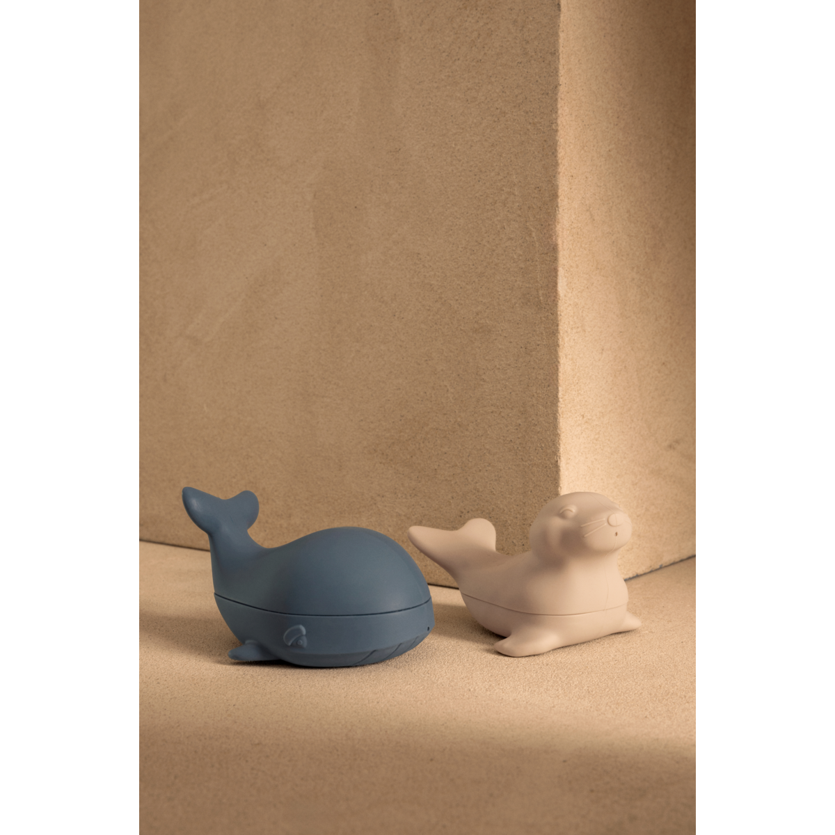 Liewood DUNCAN Schwimmende Badespielzeuge - Whale blue / Sandy - Badespielzeug
