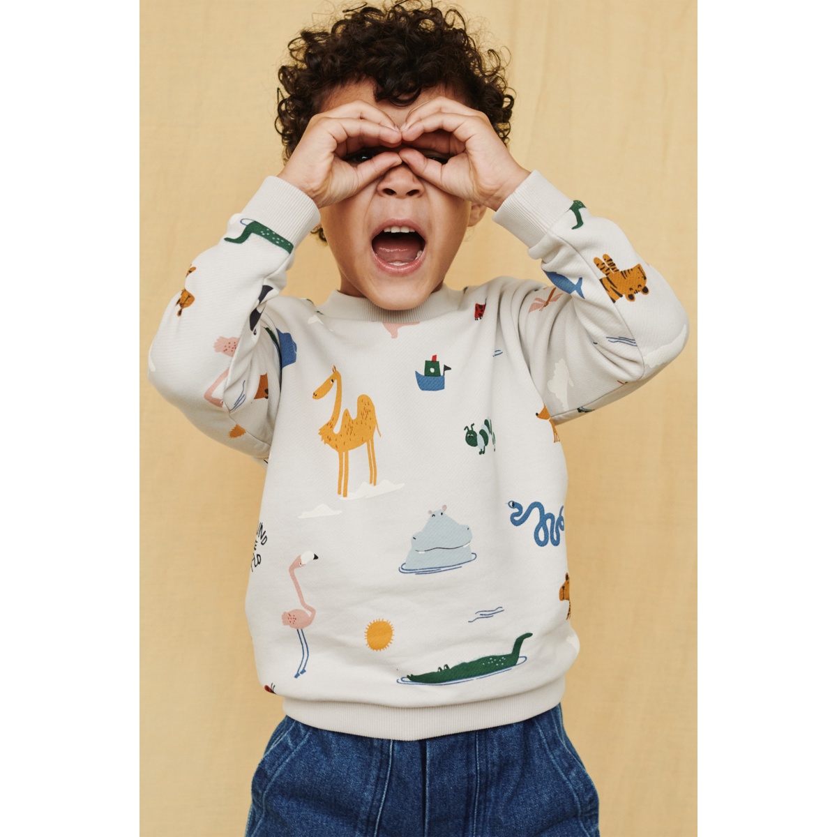 THORA bedrucktes Sweatshirt - Around the world / Sandy
