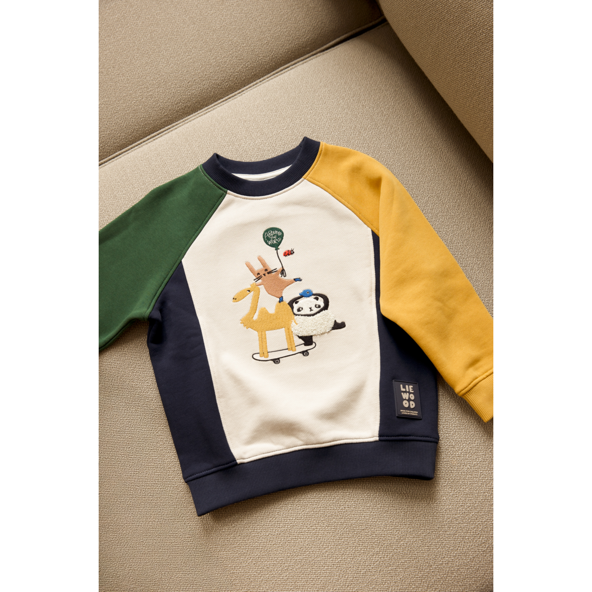 AUDE Sweatshirt mit Aufdruck - Friends / Sandy / Classic navy multi mix