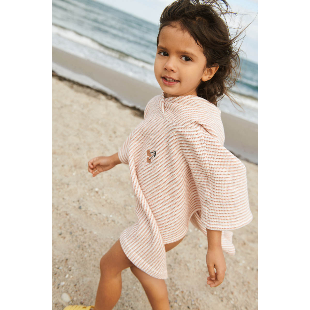 Liewood PACO Stickerei Poncho - Y/D Stripe tuscany rose / creme de la creme - Bademantel / Poncho