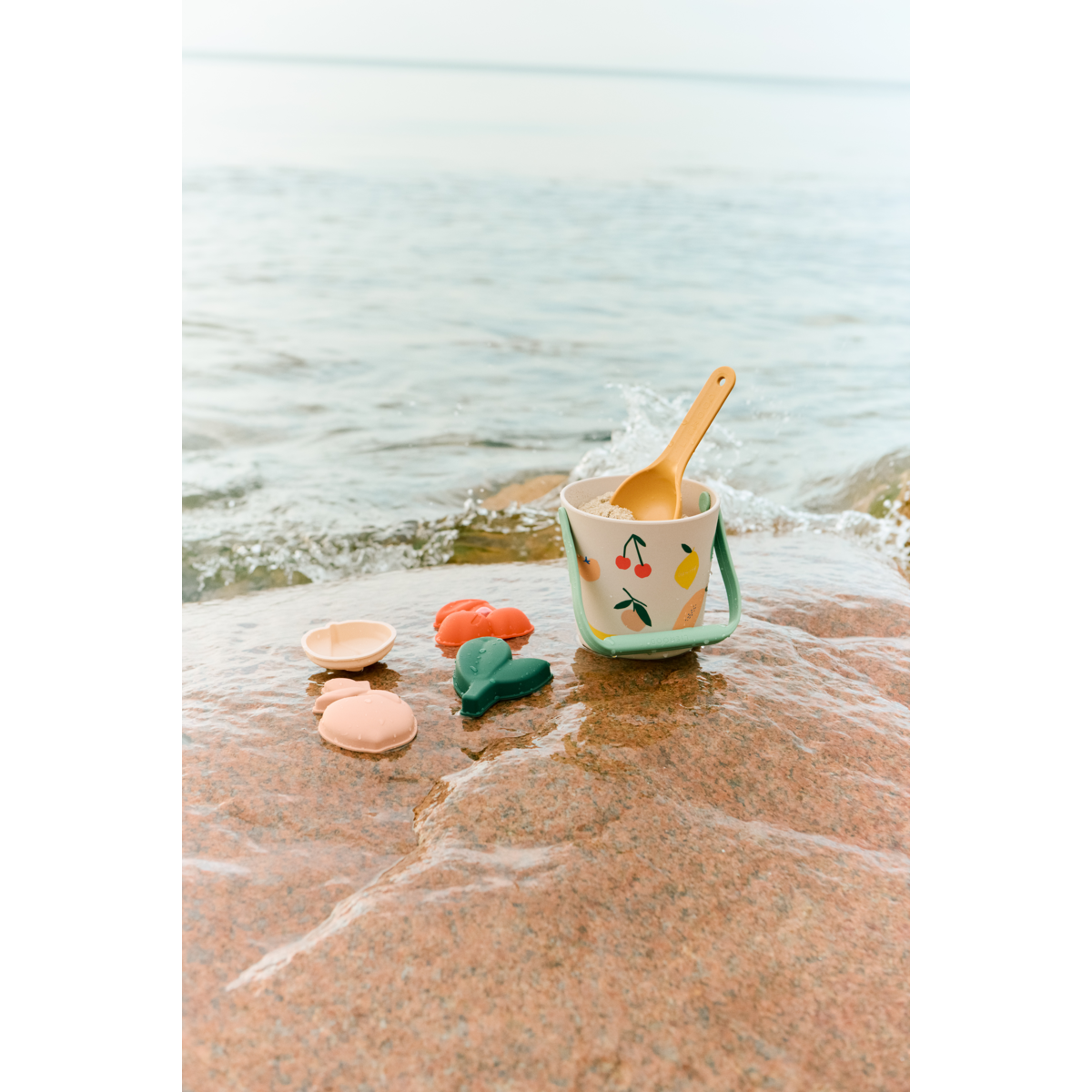 Liewood GILMA Fruit Strandset - Fruit / Sandy - SAND TOYS