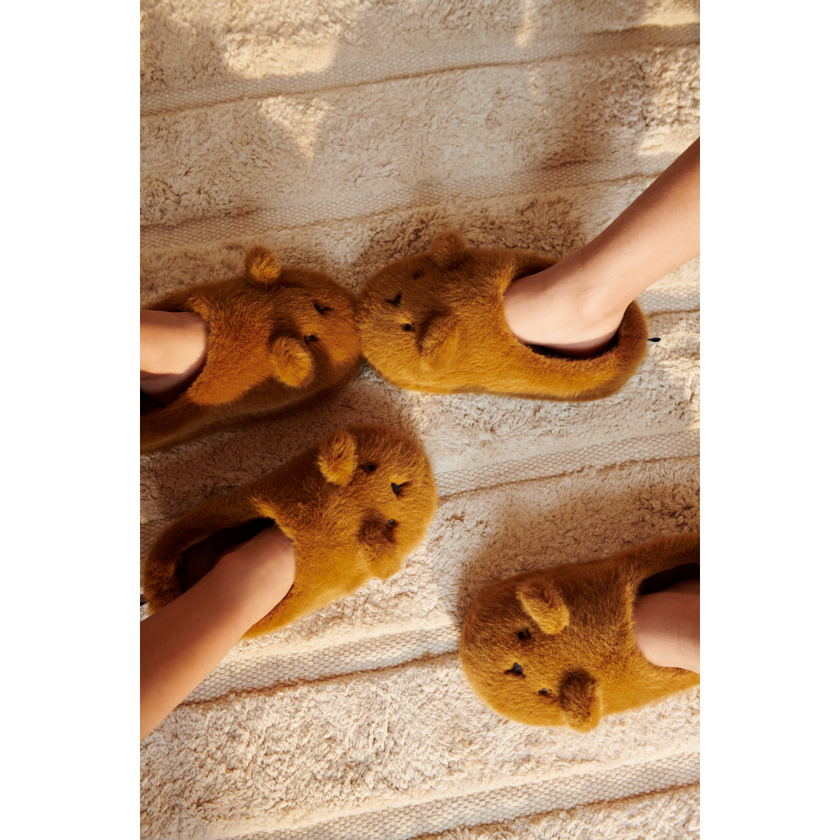 Liewood AVIAJA Bär-Hausschuhe - Golden caramel - Hausschuh