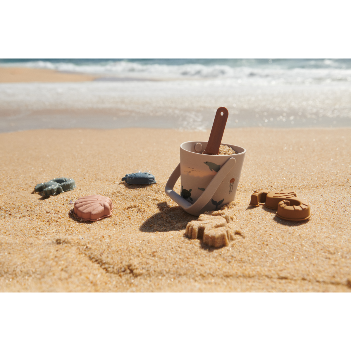Liewood GILMA Meerestier Strandset - Sea creature / Sandy - SAND TOYS