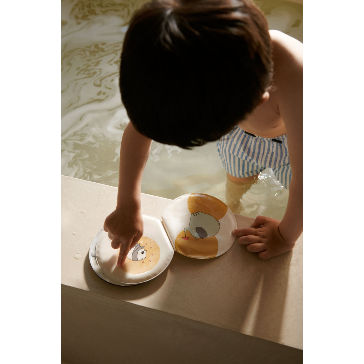 Liewood Waylon Water Buch - Circus / Sandy - Badespielzeug