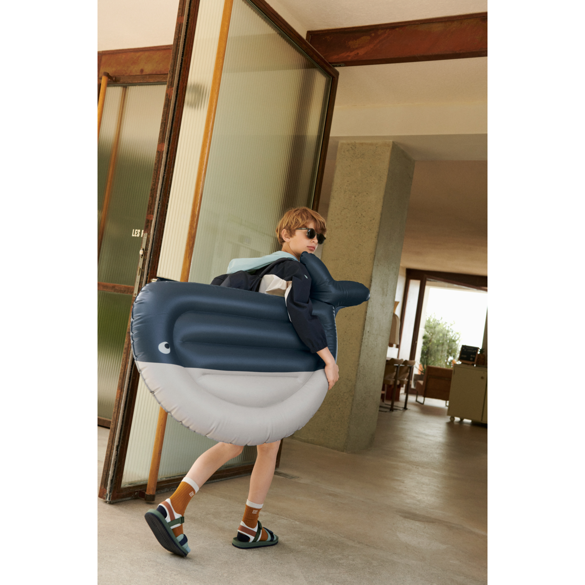 Liewood Adalyn Schwimmhilfe in Walform - Whale blue - Badezimmerspielzeug