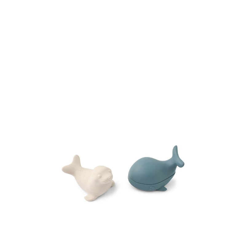 Liewood DUNCAN Schwimmende Badespielzeuge - Whale blue / Sandy - Badespielzeug