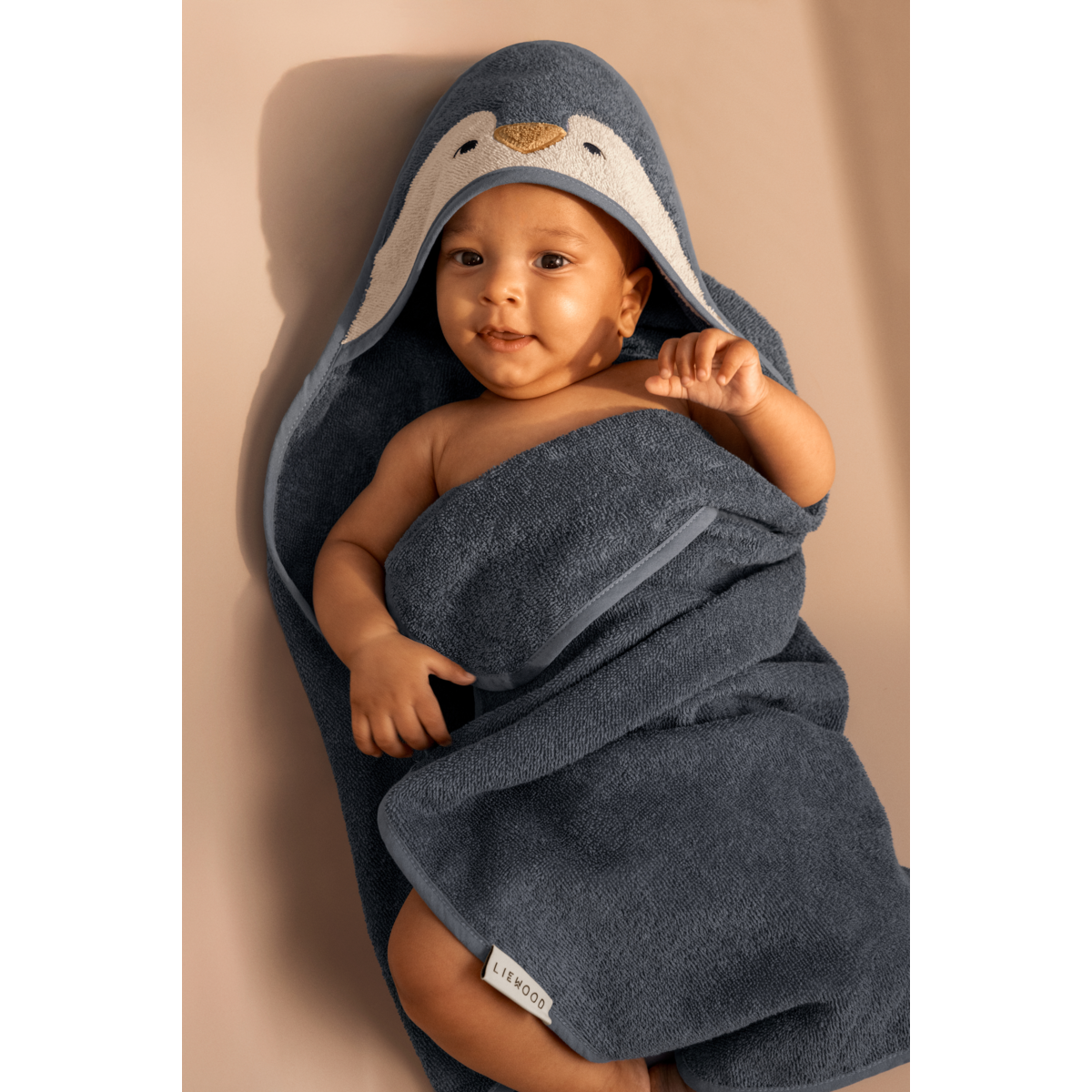 Liewood ALBERT Babyhandtuch mit Kapuze - Oceanview mix - Häntucher / Waschlasppen