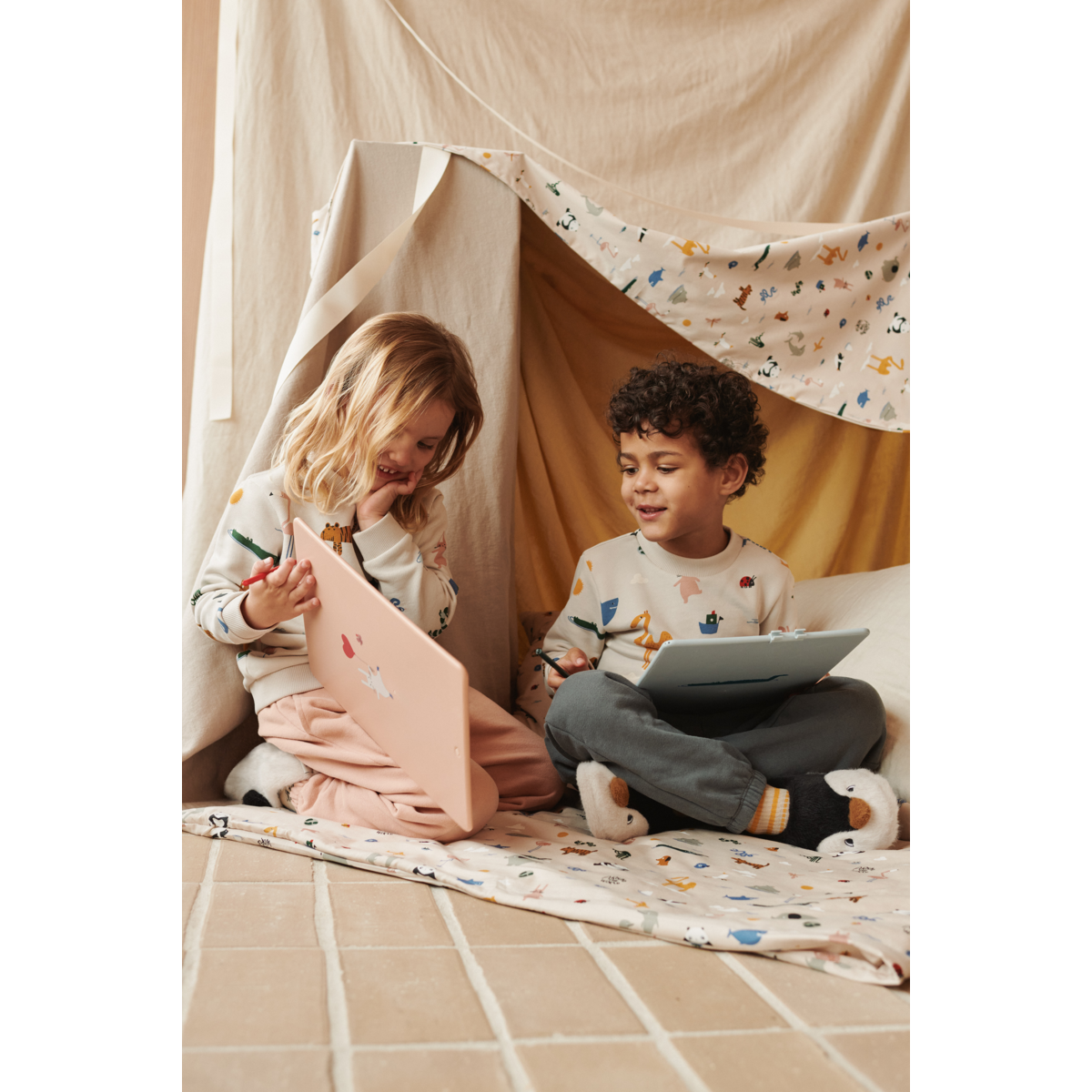 Liewood ZORA LCD-Zeichenbrett 13,5 Zoll - Croco / Dove blue - Kreatives Spielzeug