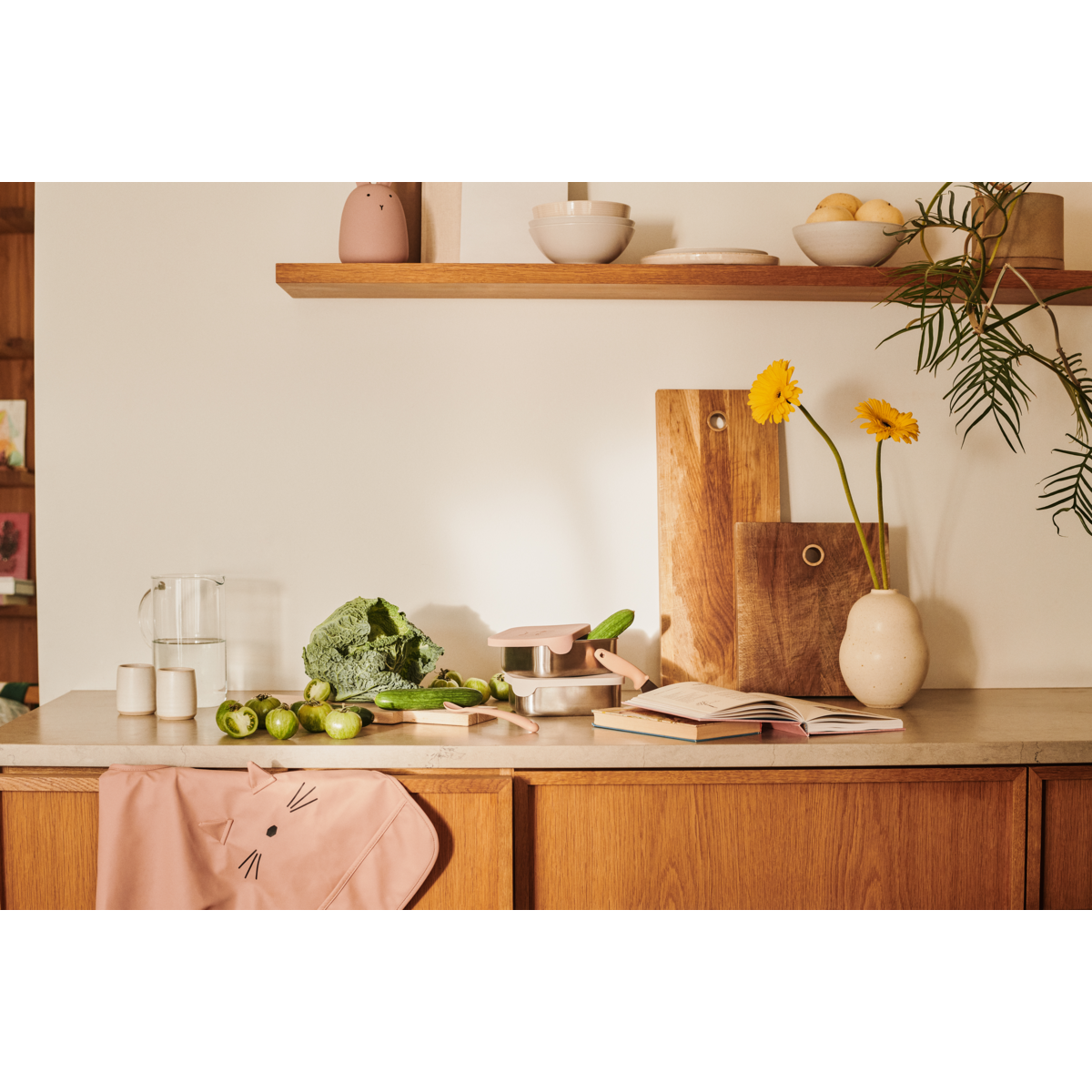 Liewood MERLE Bedrucktes Ärmellätzchen - Cat tuscany rose - Cape Lätzchen