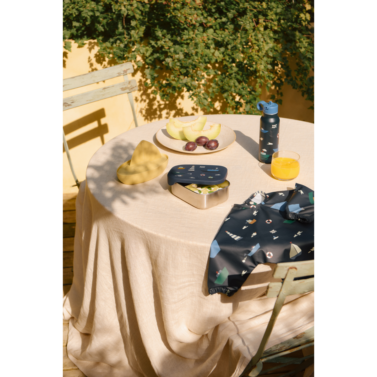 Liewood MERLE Bedrucktes Ärmellätzchen - Sailing / Classic navy - Cape Lätzchen